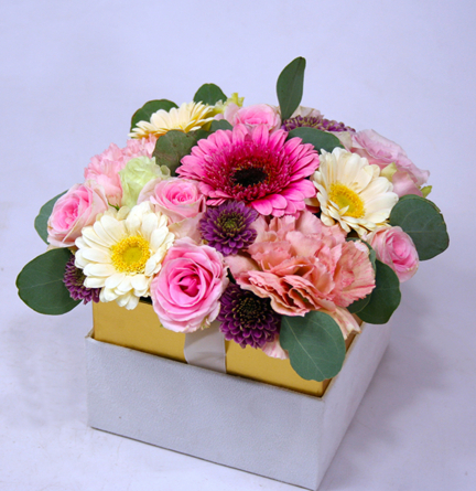 Virágposta - Bízza ránk - virágbox rózsaszínben