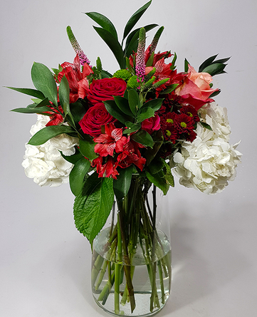 Virágposta - Szabadon szeretem - csokor élénk vörös színekkel