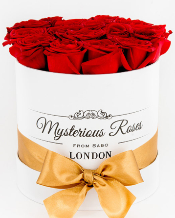 Virágposta - Vörös rózsák hengerdobozban